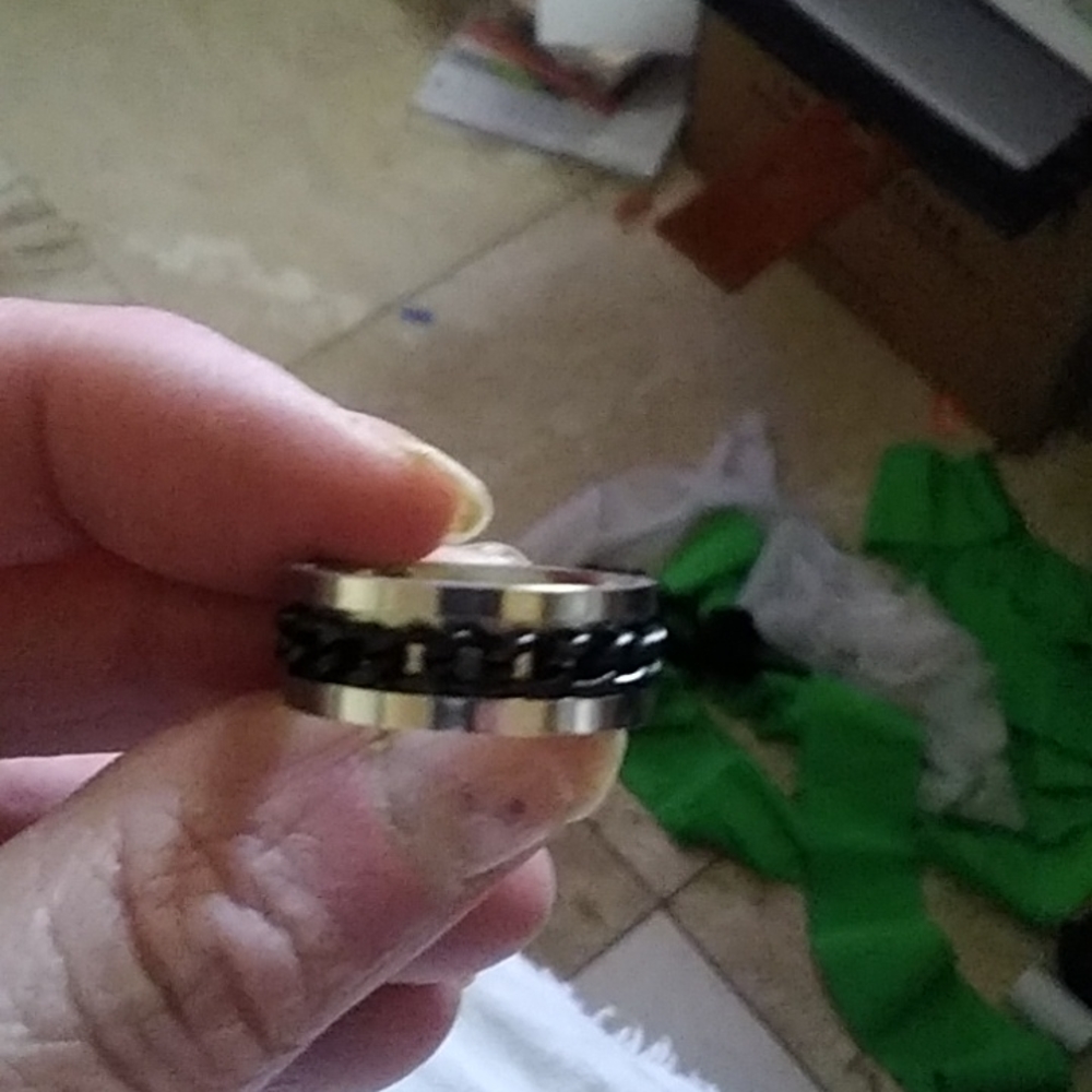 Ring - Picture 3 of 3